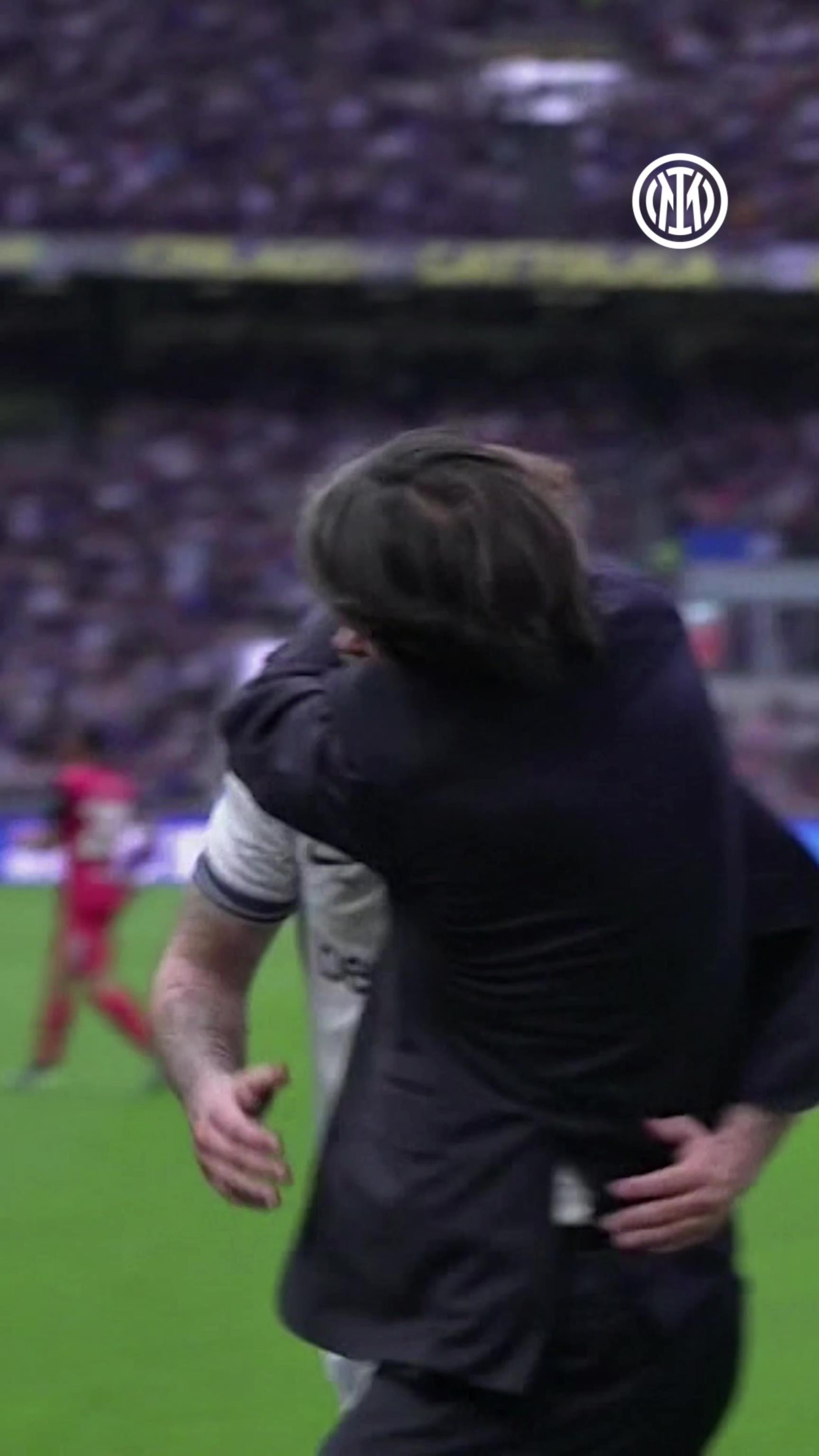 太銷魂，網(wǎng)友：阿瑙托維奇這腳傳球的確值得小因又摟又親