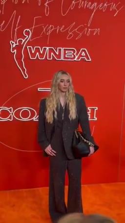 女狀元佩吉強(qiáng)勢登陸WNBA，實(shí)力超強(qiáng)，顏值也杠杠的